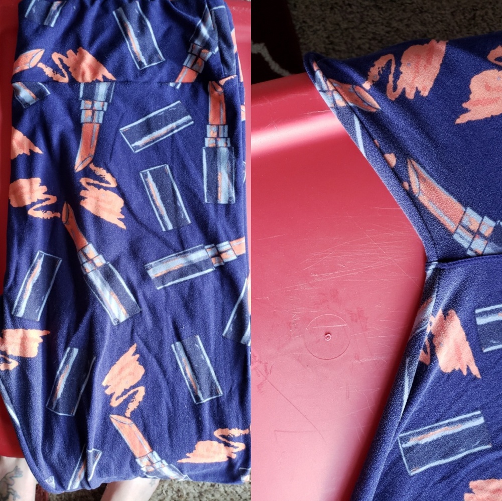 Lipstick leggings